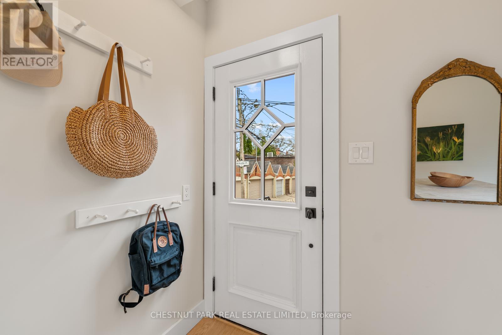 32 Sackville Place, Toronto, Ontario  M4X 1A4 - Photo 3 - C13030314