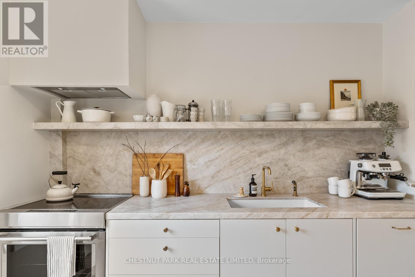 32 Sackville Place, Toronto, Ontario  M4X 1A4 - Photo 6 - C13030314