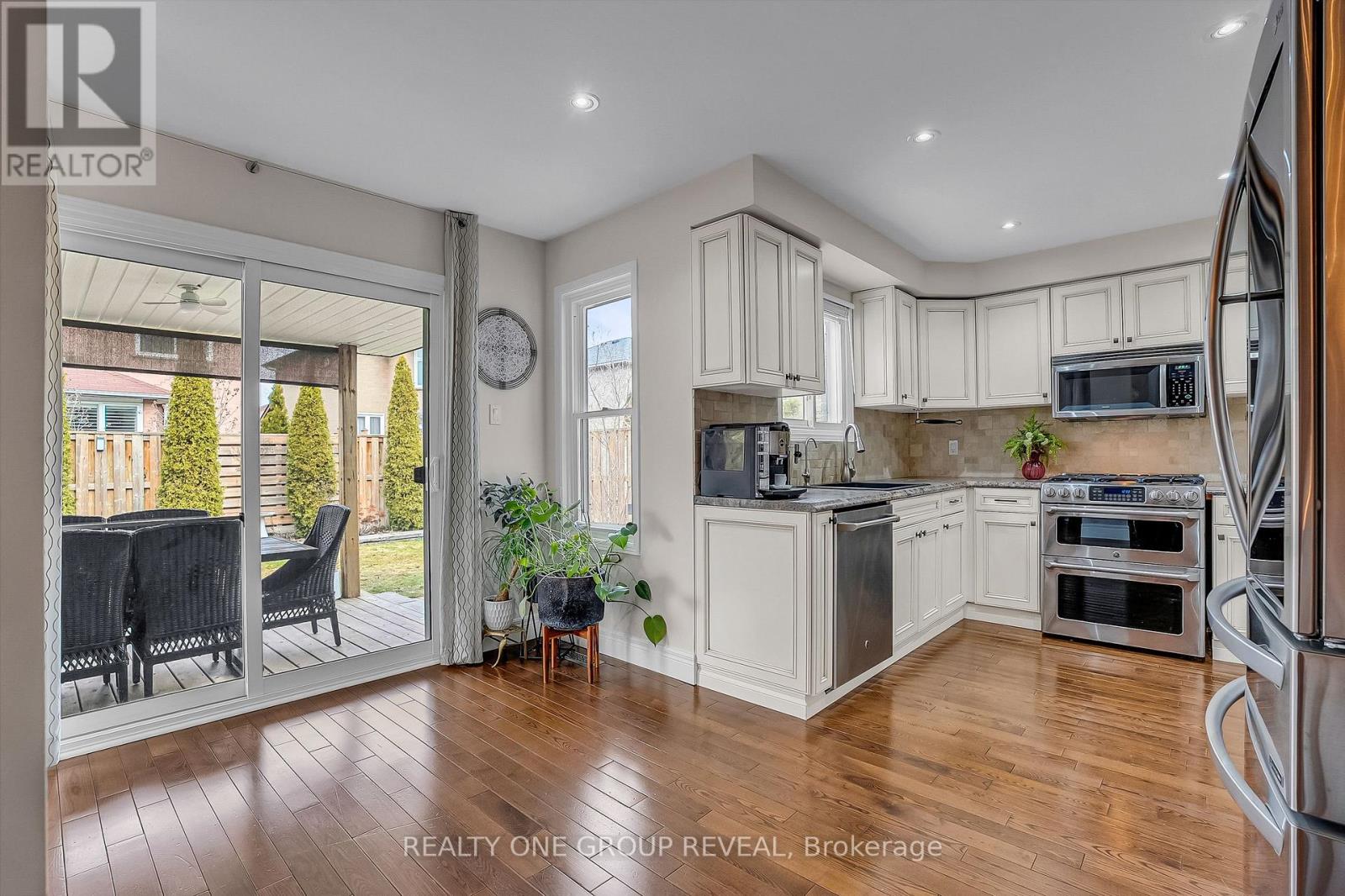 556 Rainy Day Drive, Pickering, Ontario  L1V 5Z9 - Photo 17 - E13030284