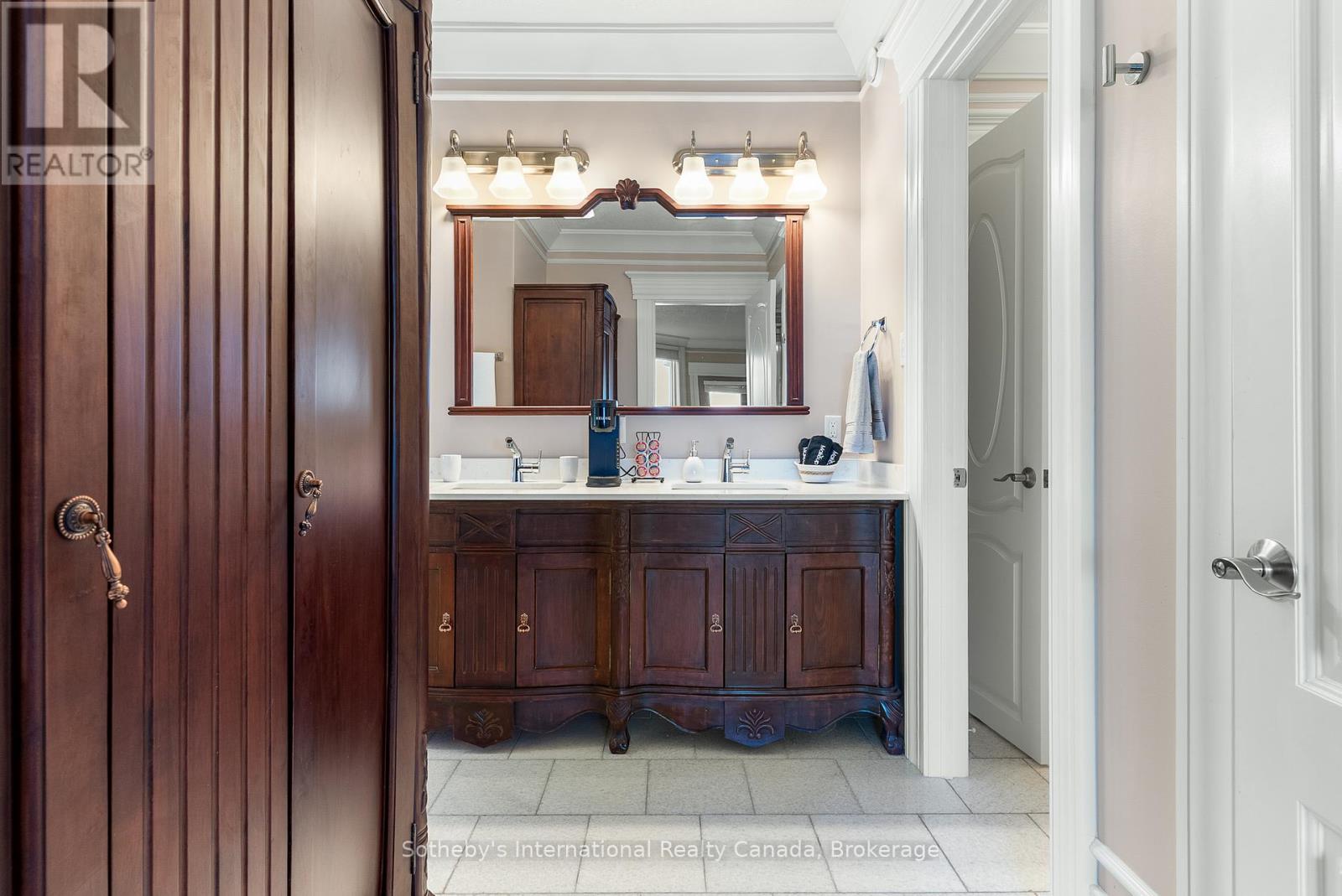 176 Moore Street, Northern Bruce Peninsula, Ontario  N0H 1W0 - Photo 46 - X12916868