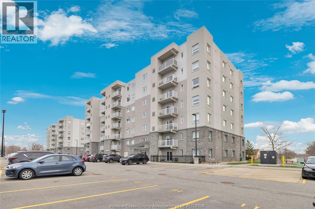 1611 BANWELL Unit# 215, windsor, Ontario