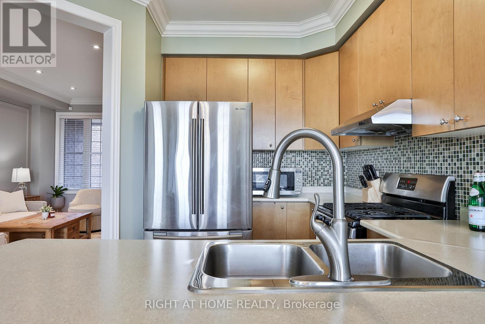 10681 Woodbine Avenue, Markham, Ontario  L6C 0H4 - Photo 13 - N13030130