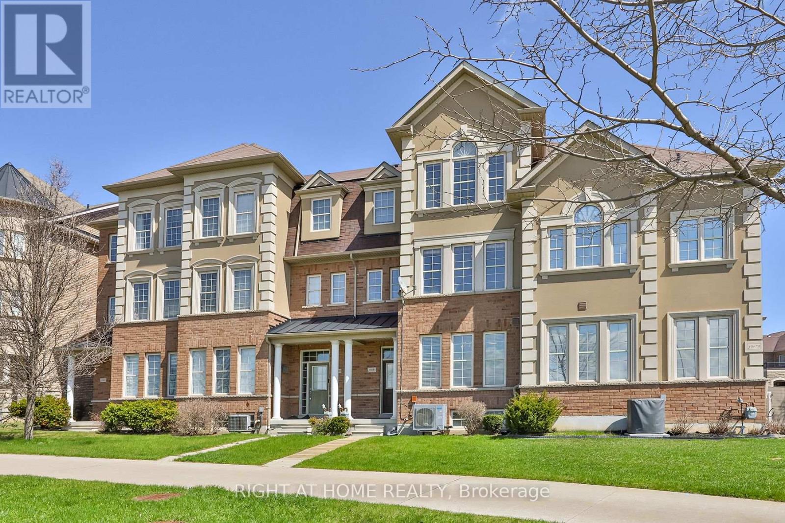 10681 Woodbine Avenue, Markham, Ontario  L6C 0H4 - Photo 2 - N13030130