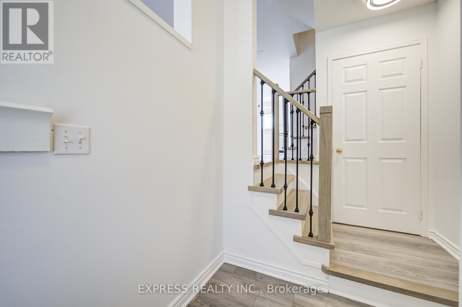 33 Schouten Crescent, Markham, Ontario  L3P 7W8 - Photo 5 - N13030190