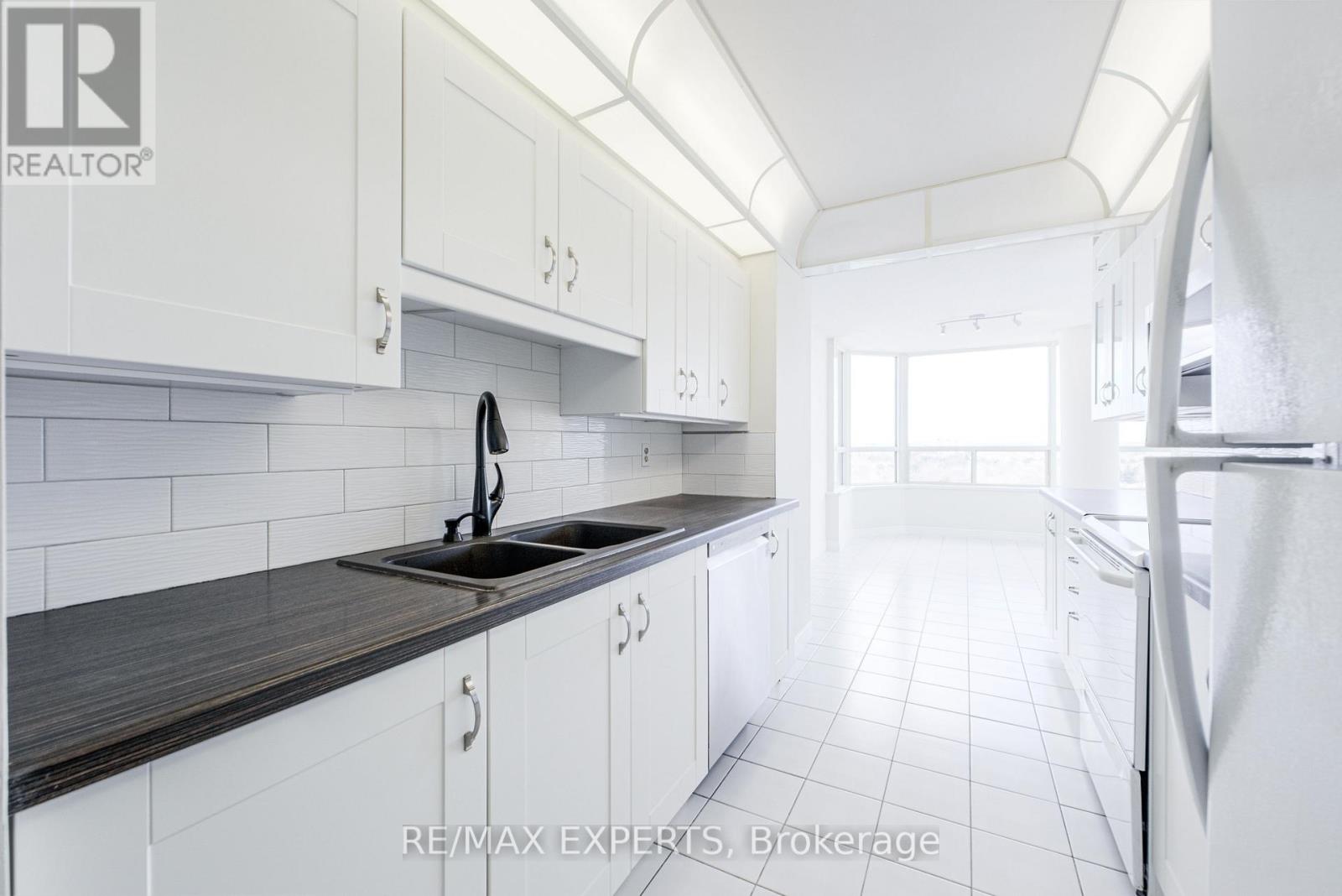 1506 - 7 Townsgate Drive, Vaughan, Ontario  L4J 7Z9 - Photo 10 - N13030196