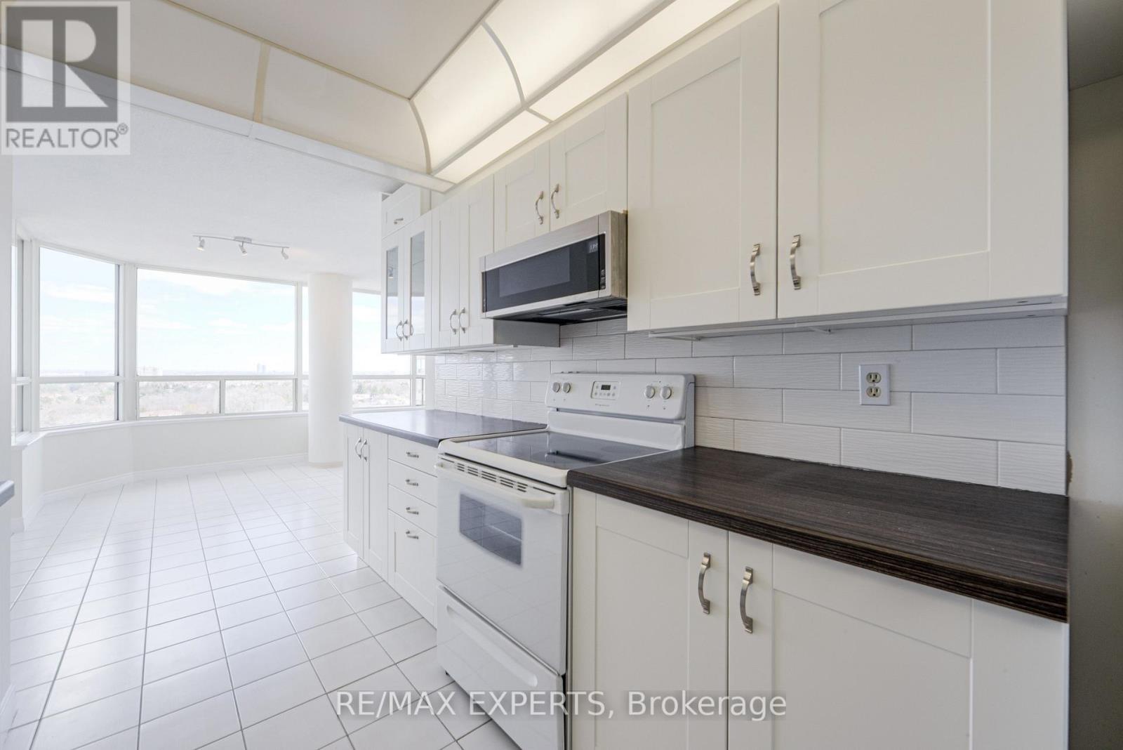 1506 - 7 Townsgate Drive, Vaughan, Ontario  L4J 7Z9 - Photo 11 - N13030196