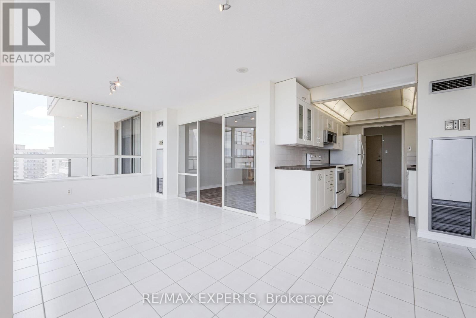 1506 - 7 Townsgate Drive, Vaughan, Ontario  L4J 7Z9 - Photo 14 - N13030196