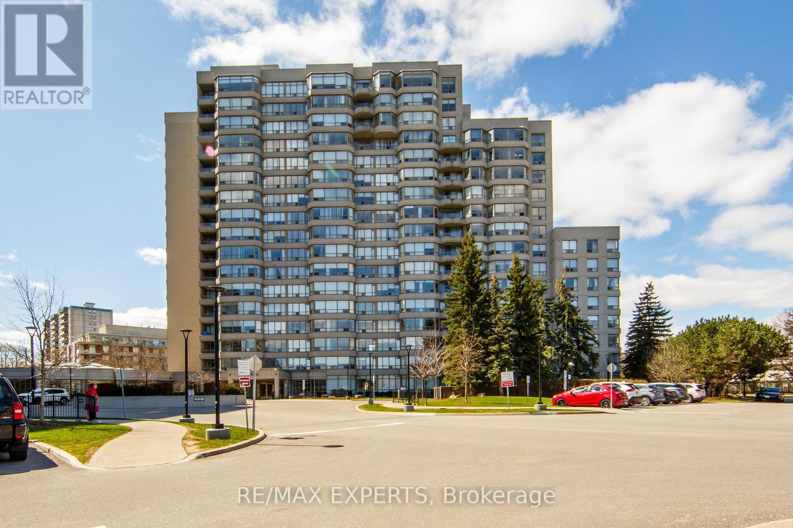 1506 - 7 Townsgate Drive, Vaughan, Ontario  L4J 7Z9 - Photo 2 - N13030196