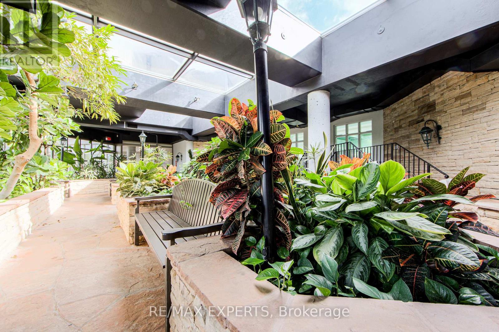 1506 - 7 Townsgate Drive, Vaughan, Ontario  L4J 7Z9 - Photo 46 - N13030196