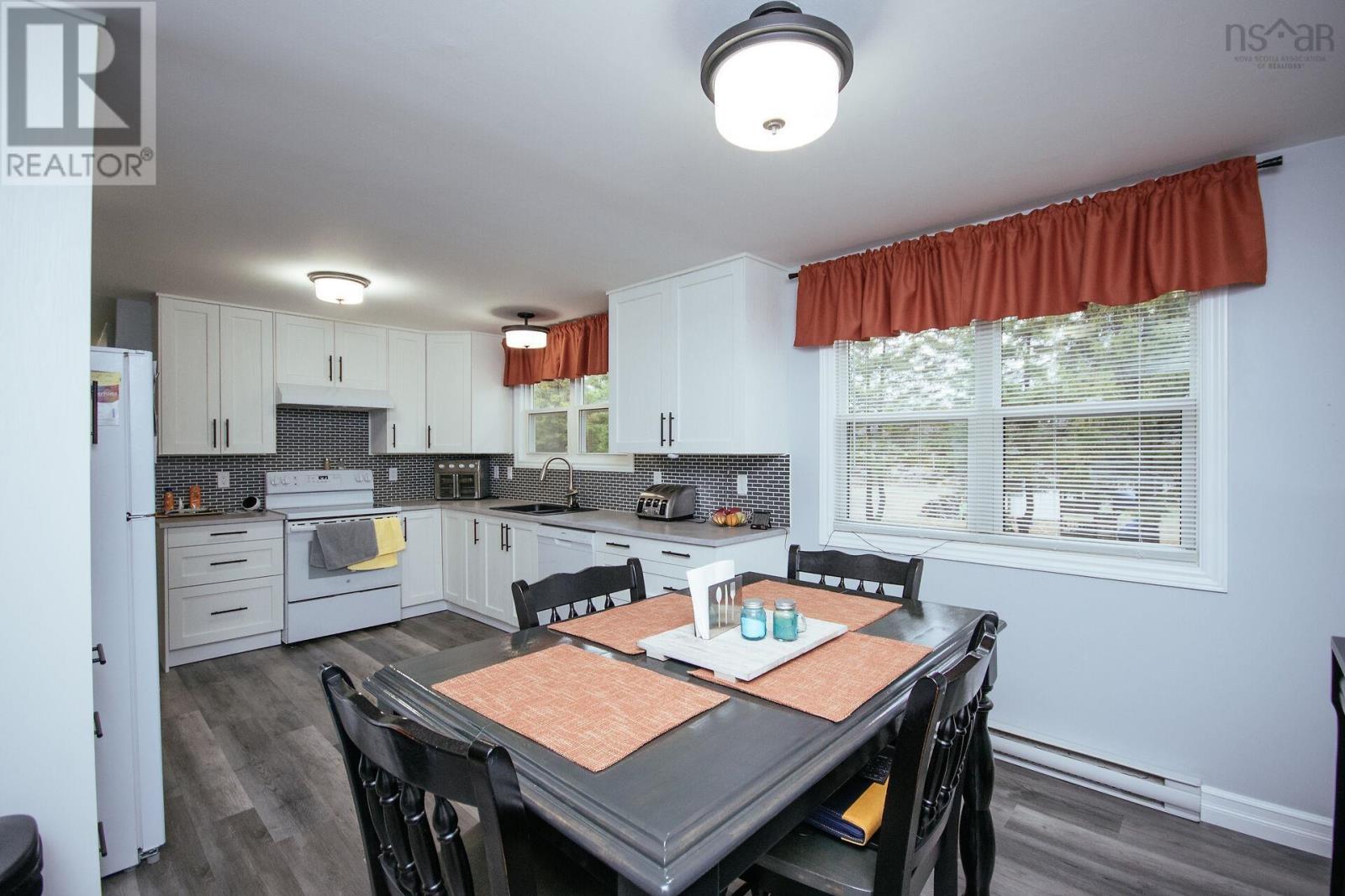 2810 Pinecrest Drive, Coldbrook, Nova Scotia  B4R 1B5 - Photo 9 - 202608231