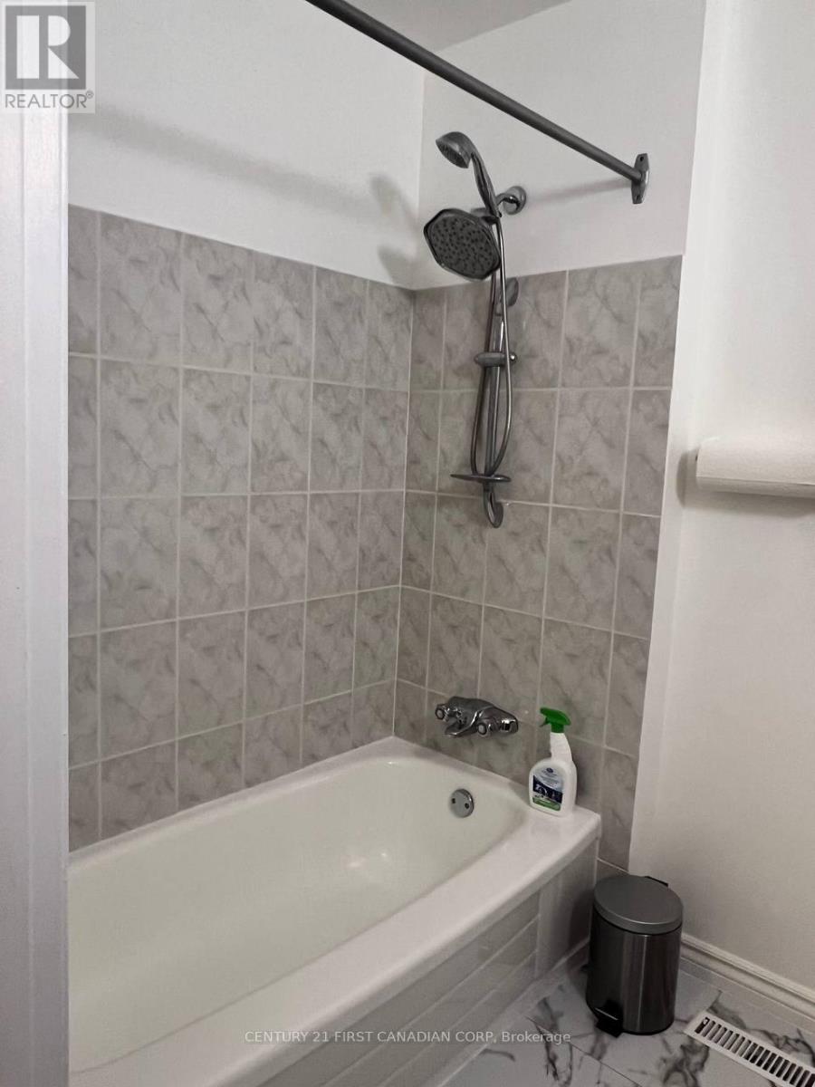 12 Wenlock Crescent, London North, Ontario  N6G 3B6 - Photo 14 - X13030266