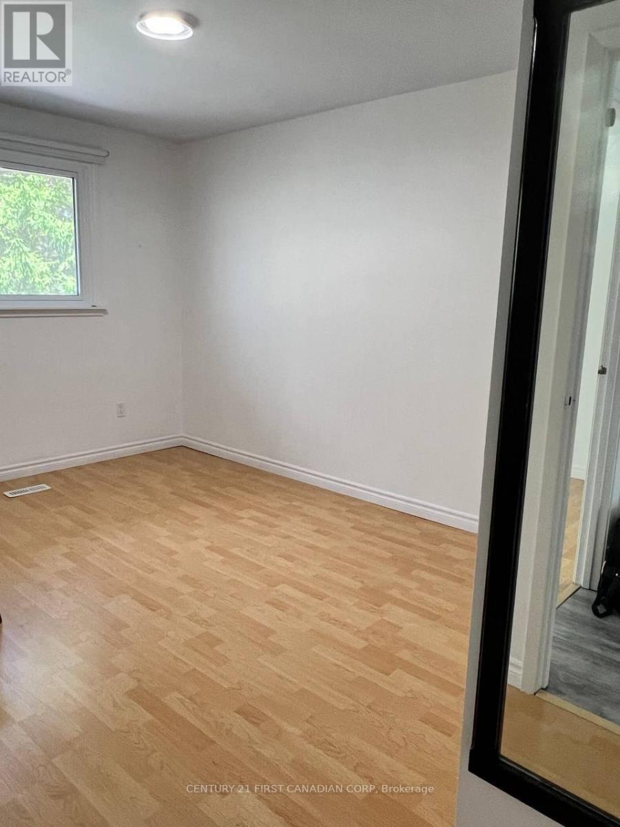 12 Wenlock Crescent, London North, Ontario  N6G 3B6 - Photo 18 - X13030266