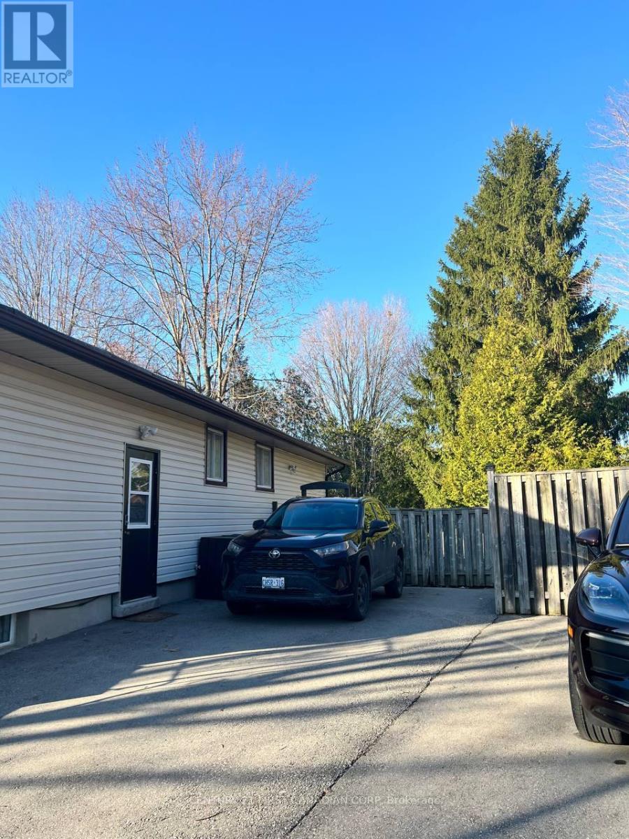 12 Wenlock Crescent, London North, Ontario  N6G 3B6 - Photo 3 - X13030266