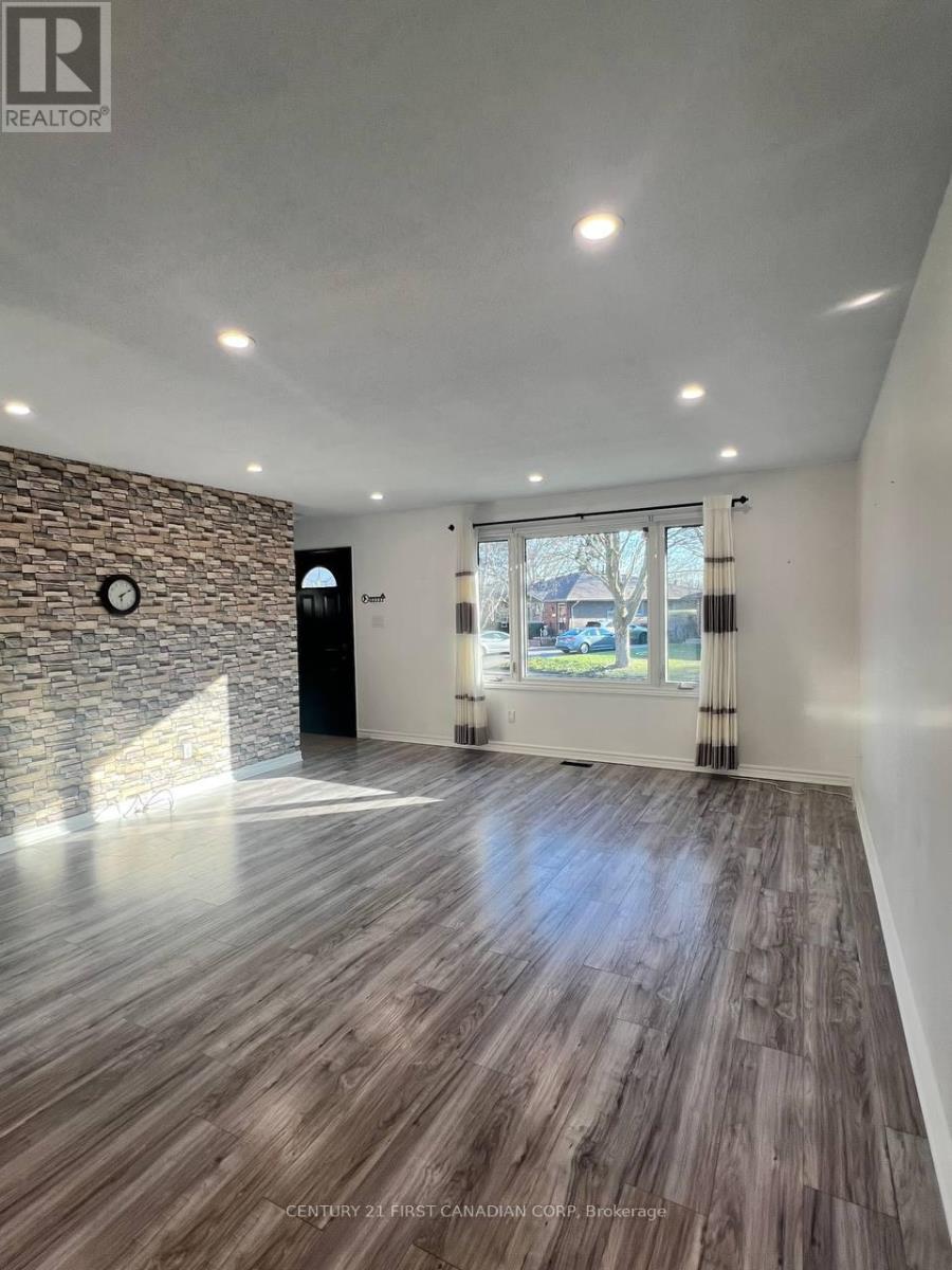 12 Wenlock Crescent, London North, Ontario  N6G 3B6 - Photo 5 - X13030266