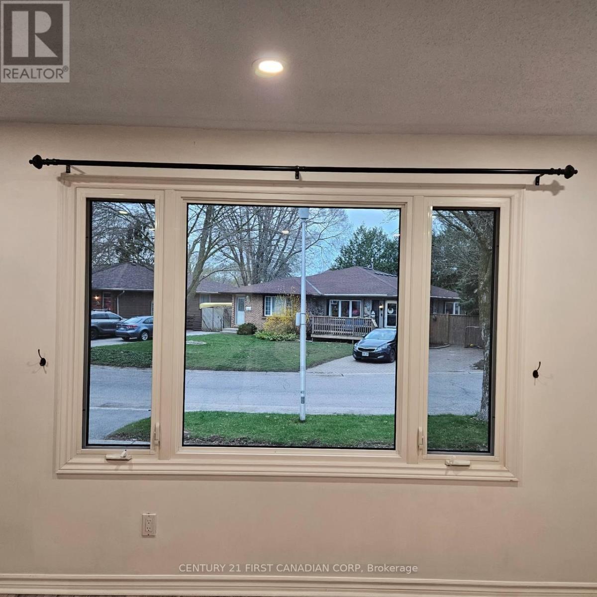 12 Wenlock Crescent, London North, Ontario  N6G 3B6 - Photo 8 - X13030266