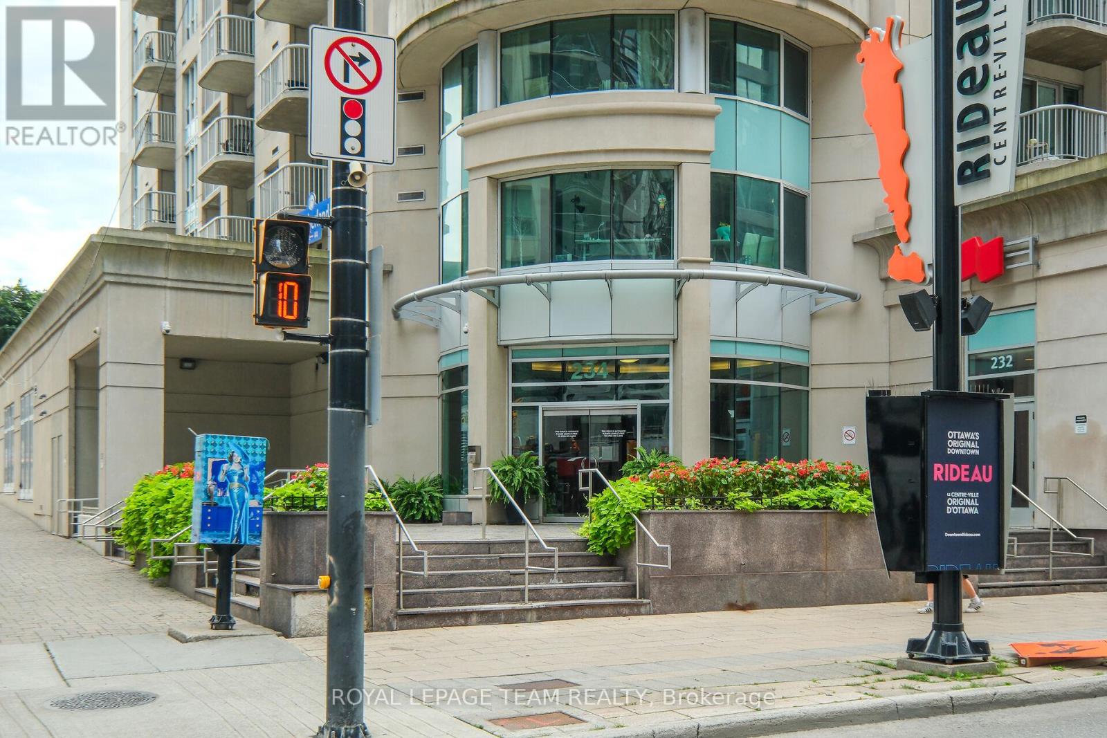 1904a - 234 Rideau Street, Ottawa, Ontario  K1N 0A9 - Photo 2 - X12962268