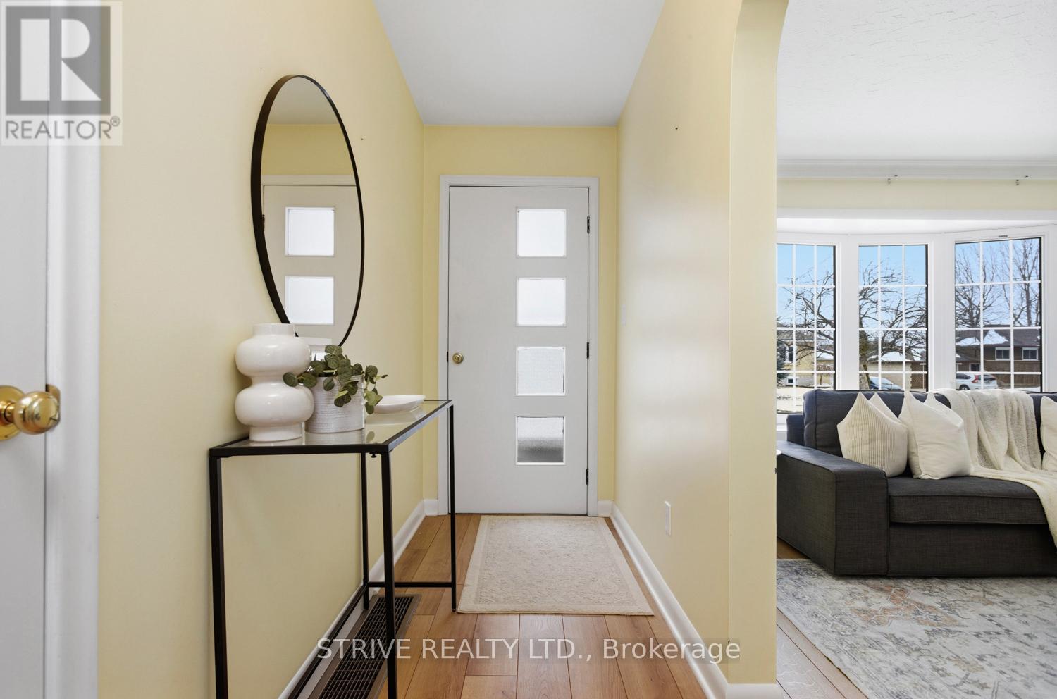 447 Ridgeway Avenue, Oshawa, Ontario  L1J 2V8 - Photo 2 - E13024030