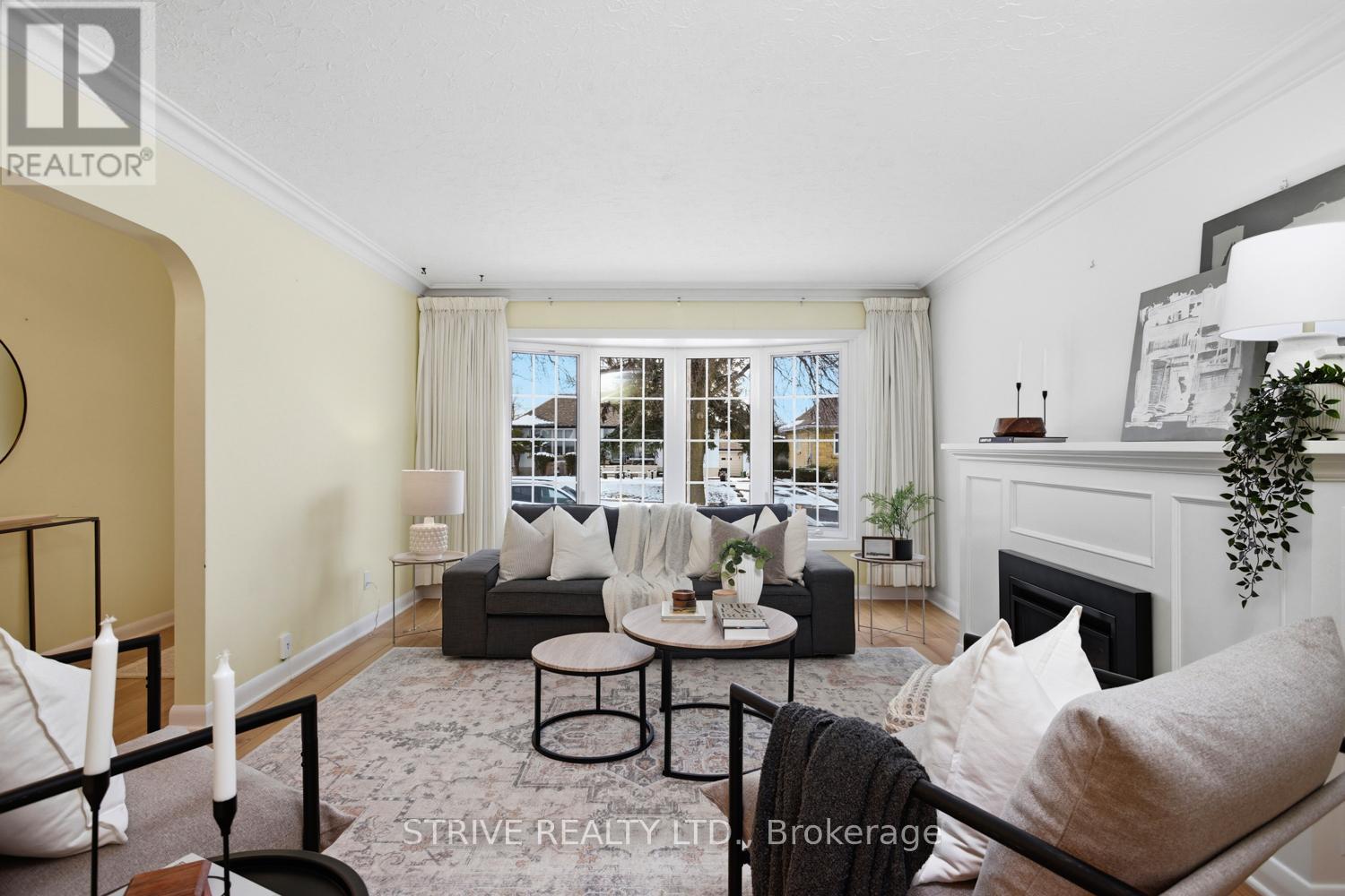 447 Ridgeway Avenue, Oshawa, Ontario  L1J 2V8 - Photo 3 - E13024030