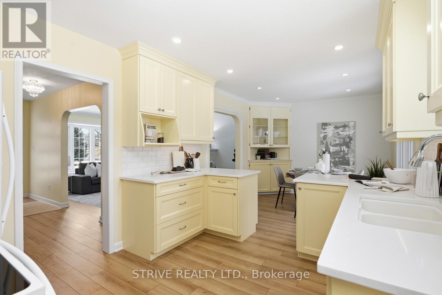 447 Ridgeway Avenue, Oshawa, Ontario  L1J 2V8 - Photo 7 - E13024030