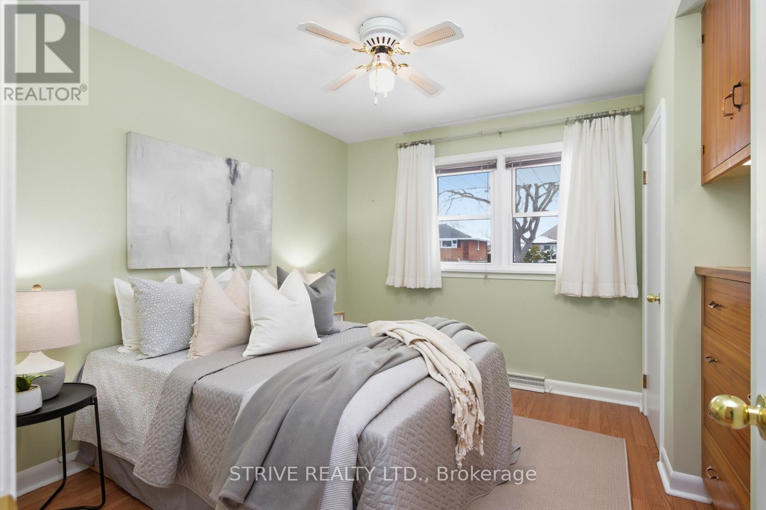 447 Ridgeway Avenue, Oshawa, Ontario  L1J 2V8 - Photo 9 - E13024030