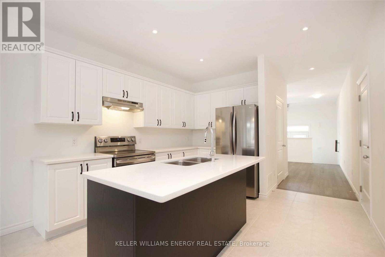 Main - 407 Northglen Boulevard, Clarington, Ontario  L1C 7E2 - Photo 3 - E13030334