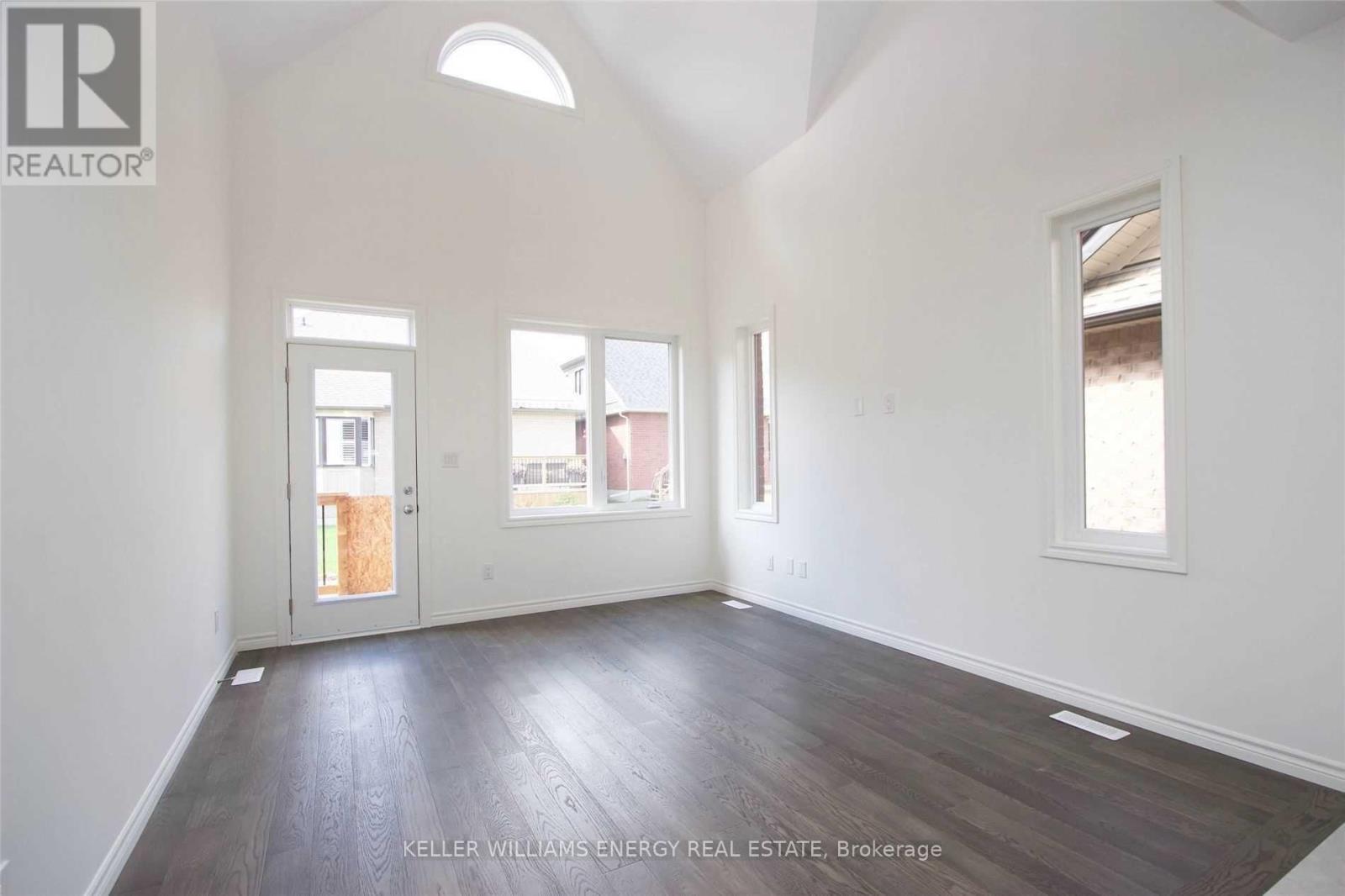 Main - 407 Northglen Boulevard, Clarington, Ontario  L1C 7E2 - Photo 5 - E13030334