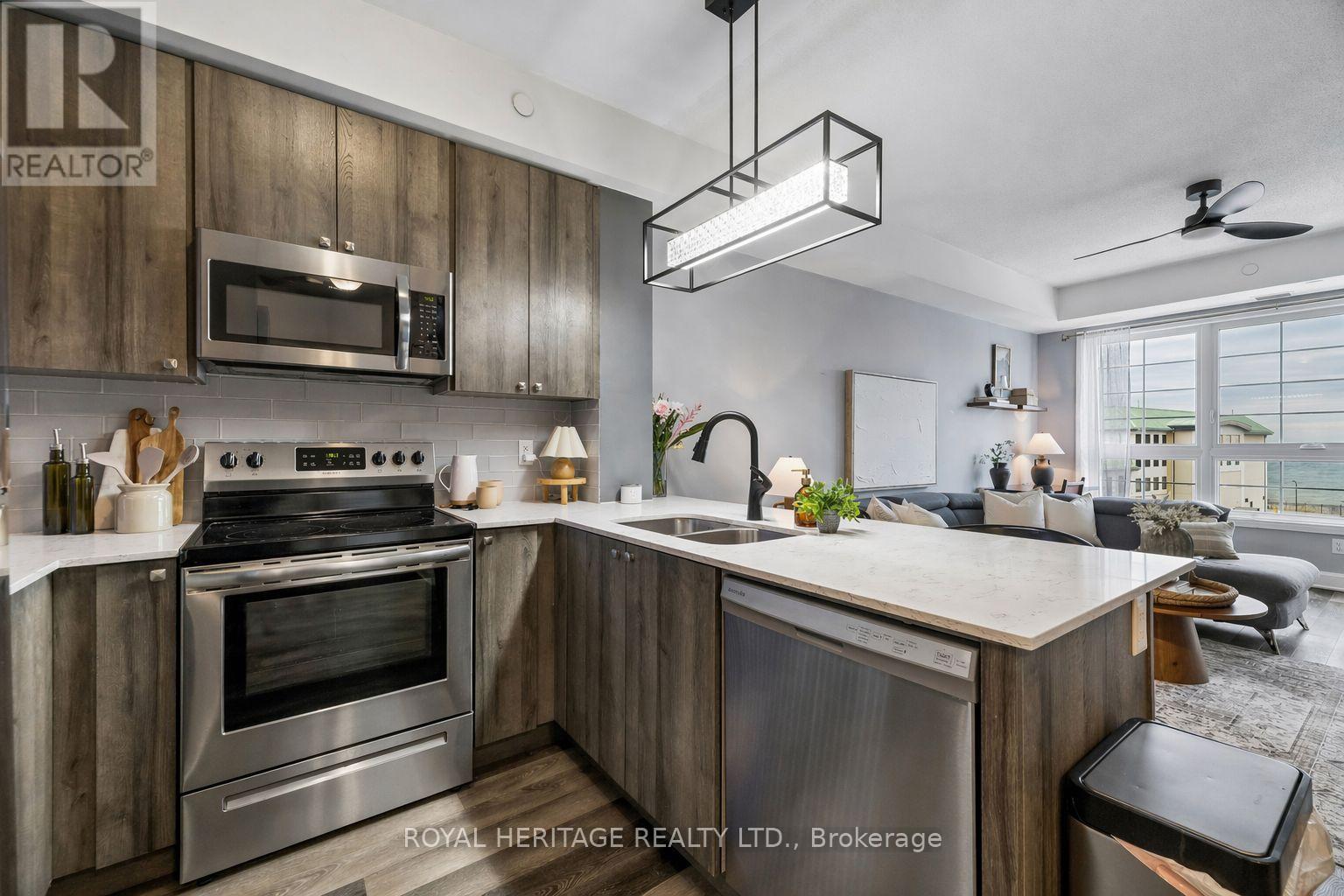 309 - 50 Lakebreeze Drive, Clarington, Ontario  L1B 0V9 - Photo 4 - E13030536