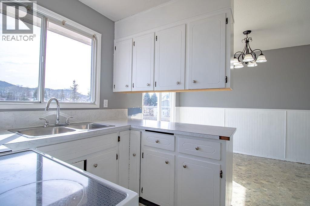 734 W 7th Avenue, Fort St. James, British Columbia  V0J 1P0 - Photo 9 - R3112782