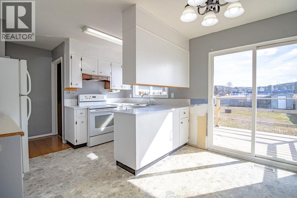 734 W 7th Avenue, Fort St. James, British Columbia  V0J 1P0 - Photo 6 - R3112782