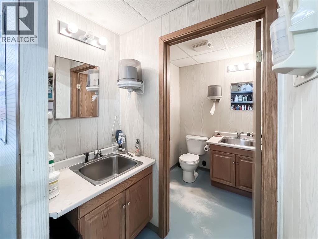 942 Main Street SE, Falher, Alberta  T0H 1M0 - Photo 17 - A2143488