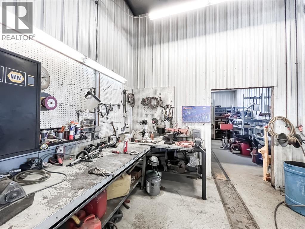 942 Main Street SE, Falher, Alberta  T0H 1M0 - Photo 21 - A2143488