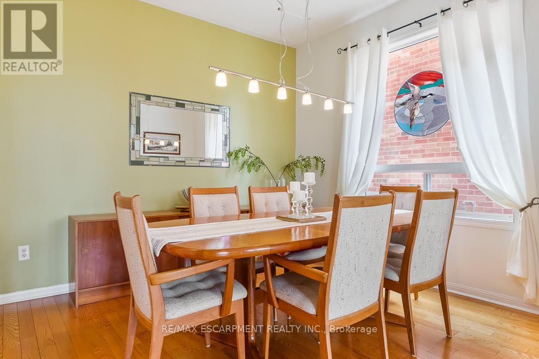 1211 Barr Crescent, Milton, Ontario  L9T 6X6 - Photo 8 - W13030176