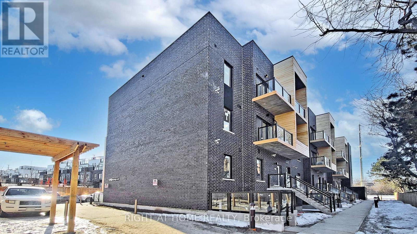 112 - 1165 Journeyman Lane, Mississauga, Ontario  L5J 0B6 - Photo 3 - W13030188