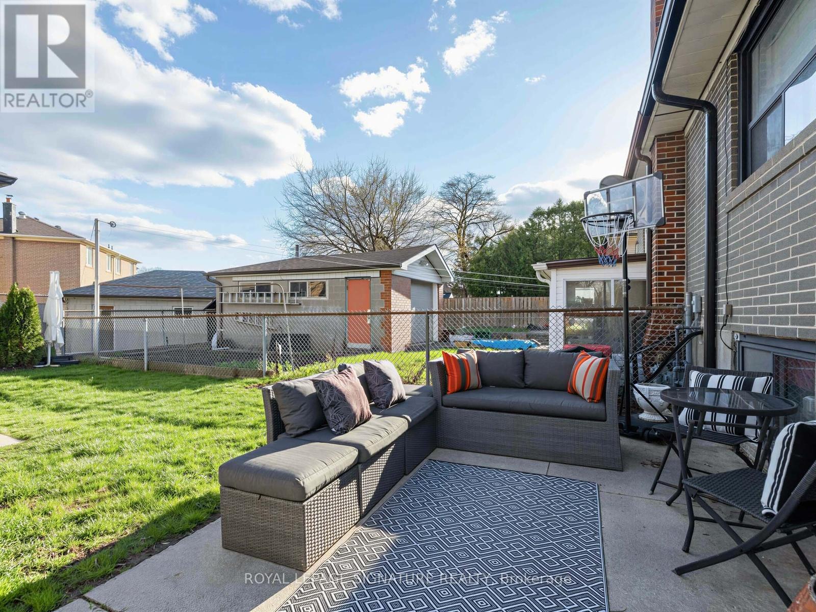 78 Foxrun Avenue, Toronto, Ontario  M3L 1L8 - Photo 25 - W13030228