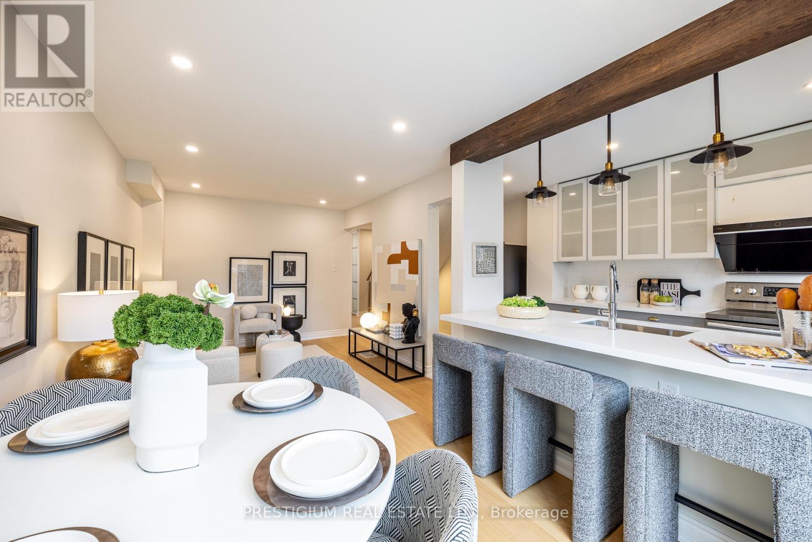 4094 Teakwood Drive, Mississauga, Ontario  L5C 3L6 - Photo 12 - W13030288