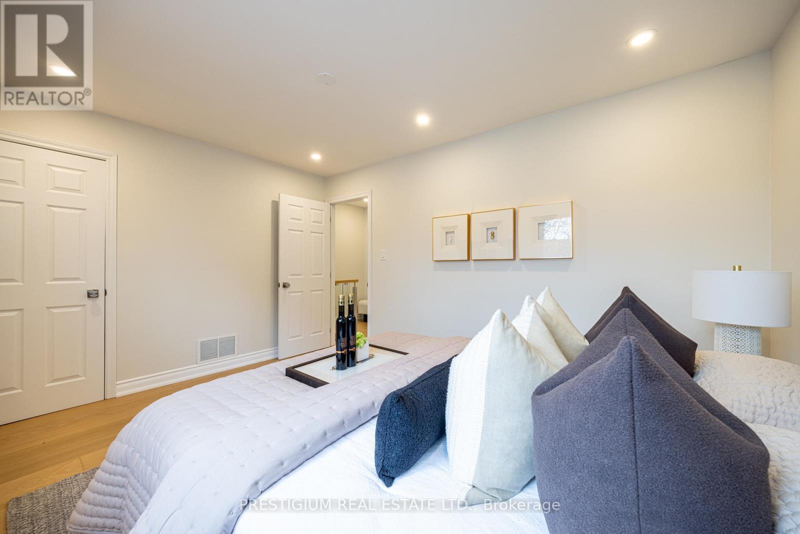 4094 Teakwood Drive, Mississauga, Ontario  L5C 3L6 - Photo 22 - W13030288