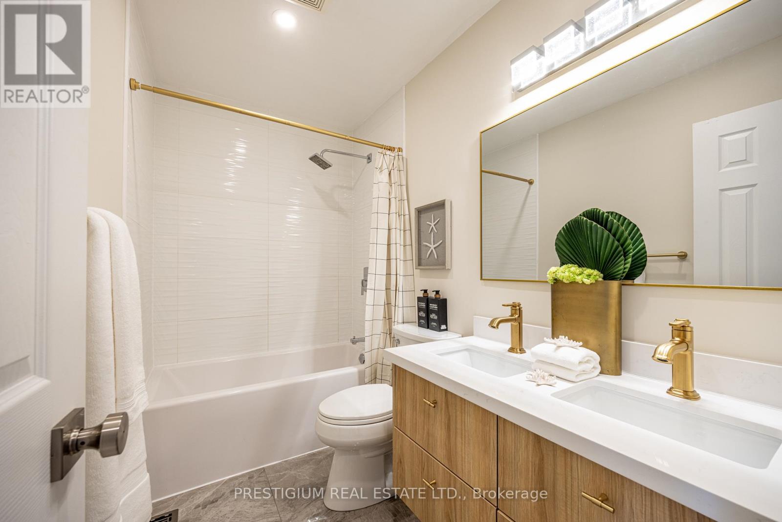 4094 Teakwood Drive, Mississauga, Ontario  L5C 3L6 - Photo 27 - W13030288