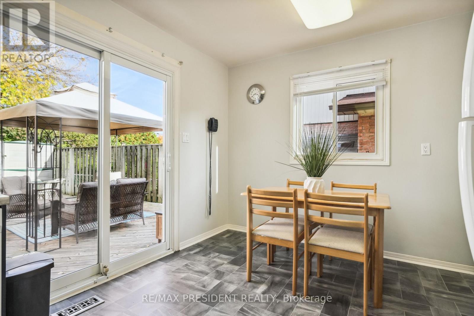 384 Centre Street N, Brampton, Ontario  L6V 3L6 - Photo 20 - W13030302