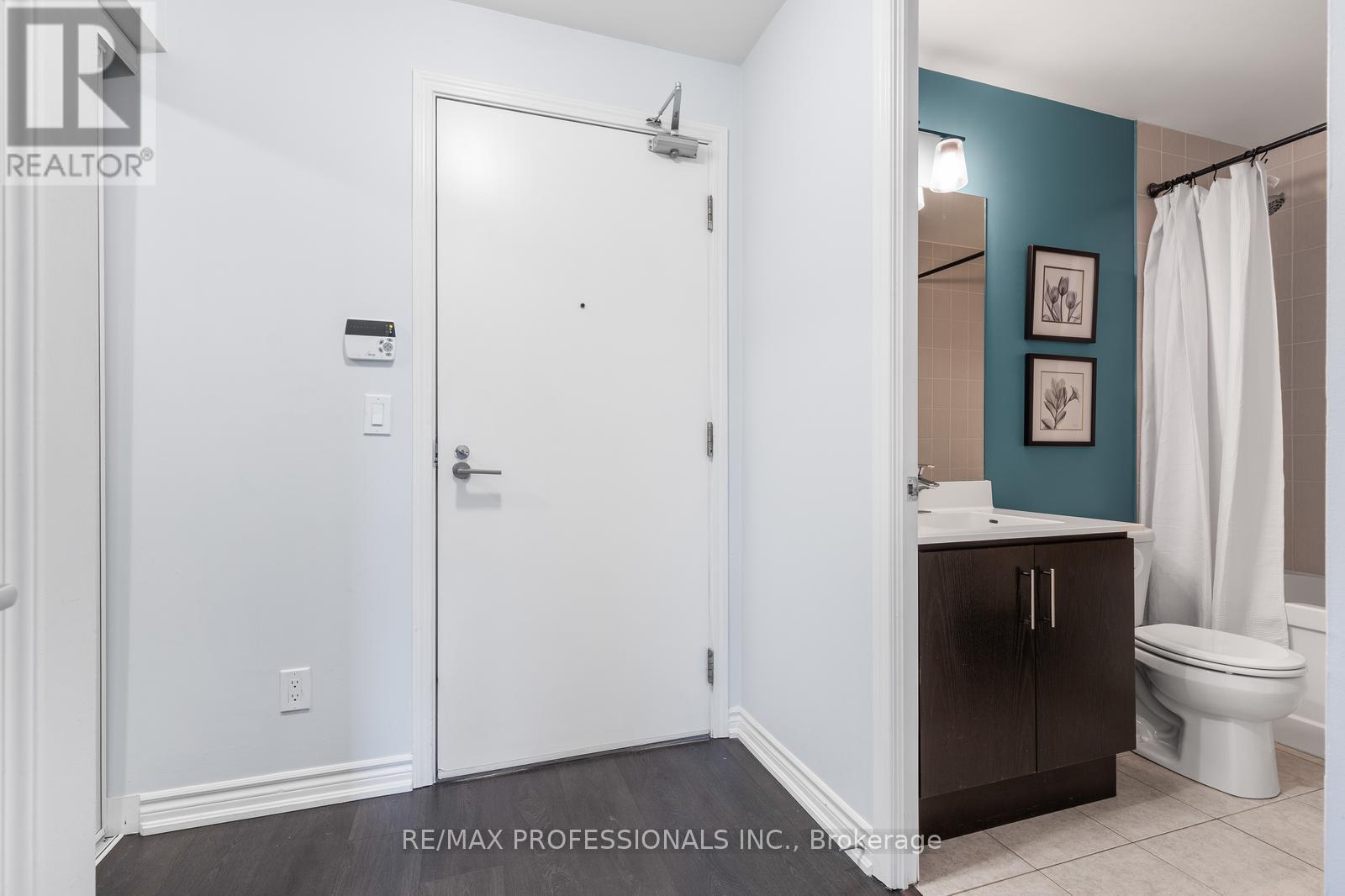 723 - 15 James Finlay Way, Toronto, Ontario  M3M 0B3 - Photo 2 - W13030304