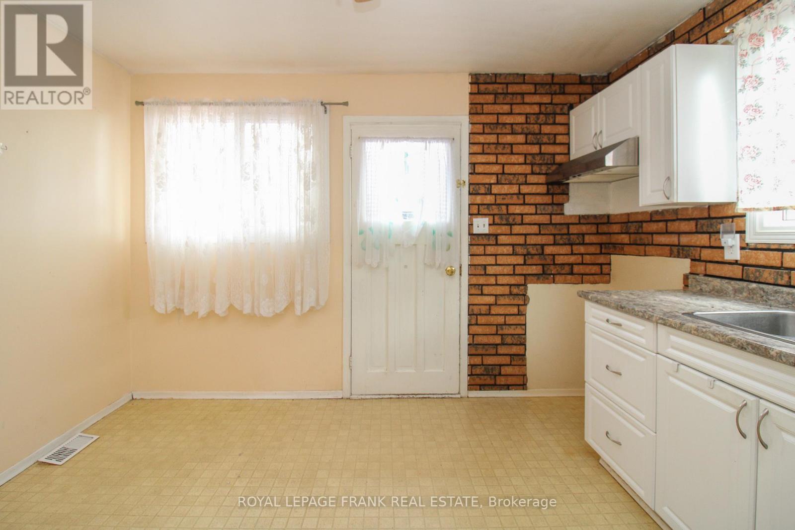 1006 Sydenham Road, Peterborough, Ontario  K9J 1K7 - Photo 10 - X13030360