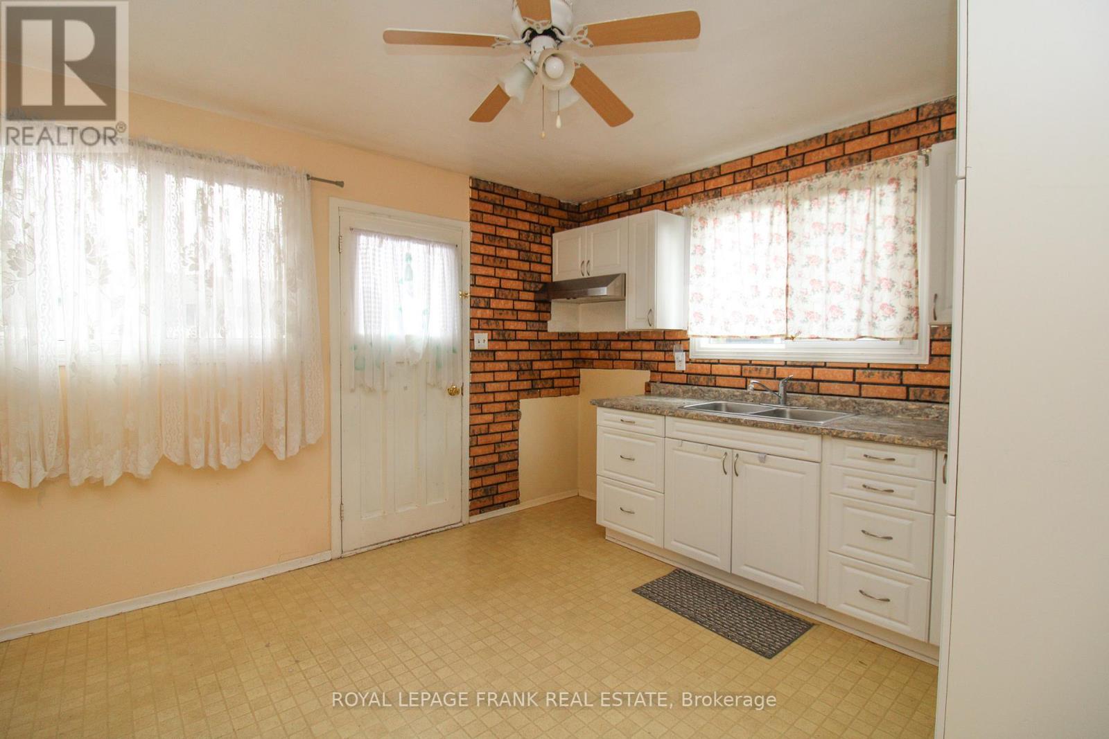 1006 Sydenham Road, Peterborough, Ontario  K9J 1K7 - Photo 7 - X13030360