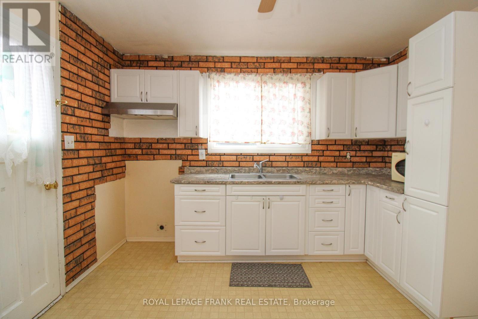 1006 Sydenham Road, Peterborough, Ontario  K9J 1K7 - Photo 8 - X13030360