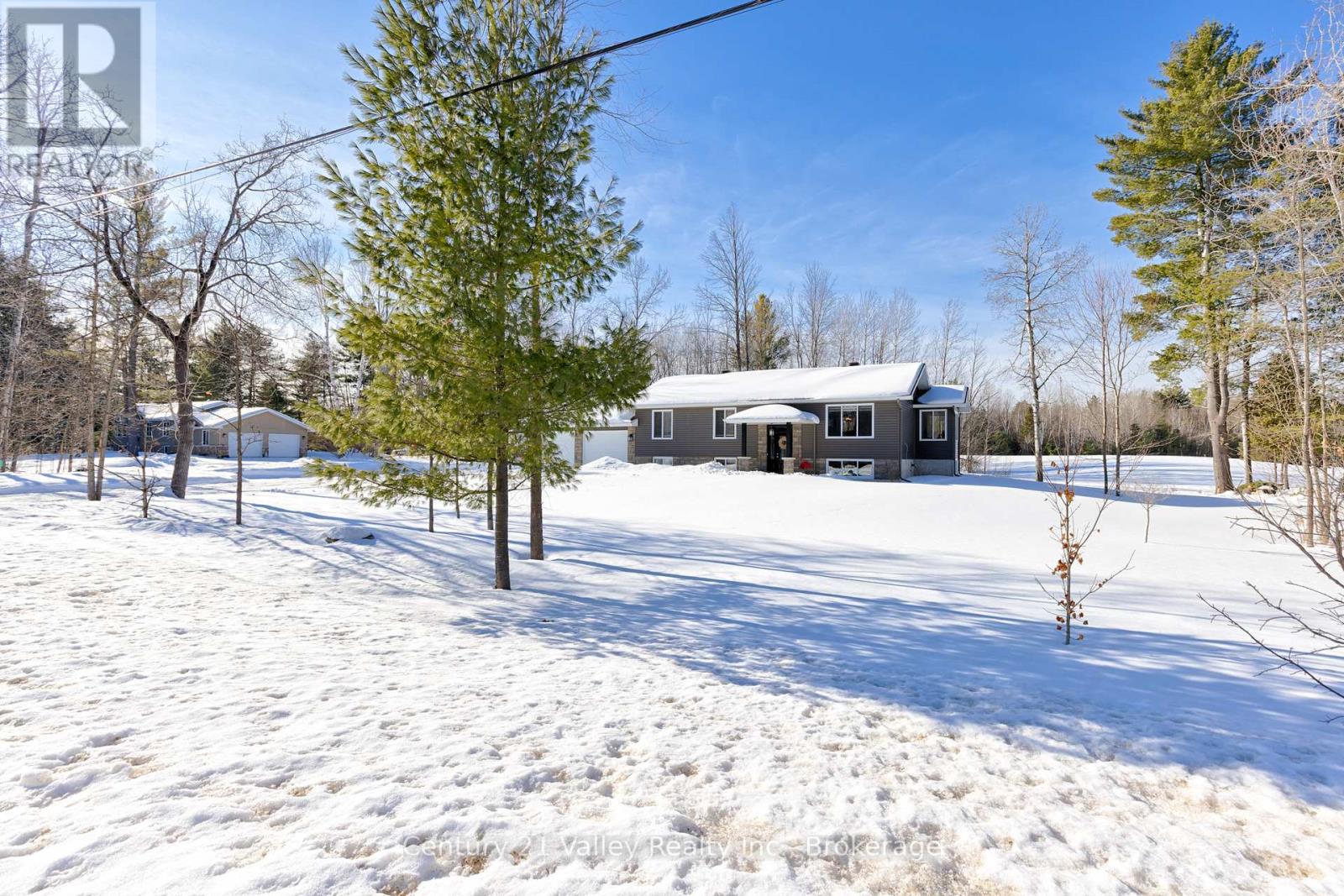 543 Anderson Road, Mcnab/braeside, Ontario  K7S 3G8 - Photo 11 - X12808178