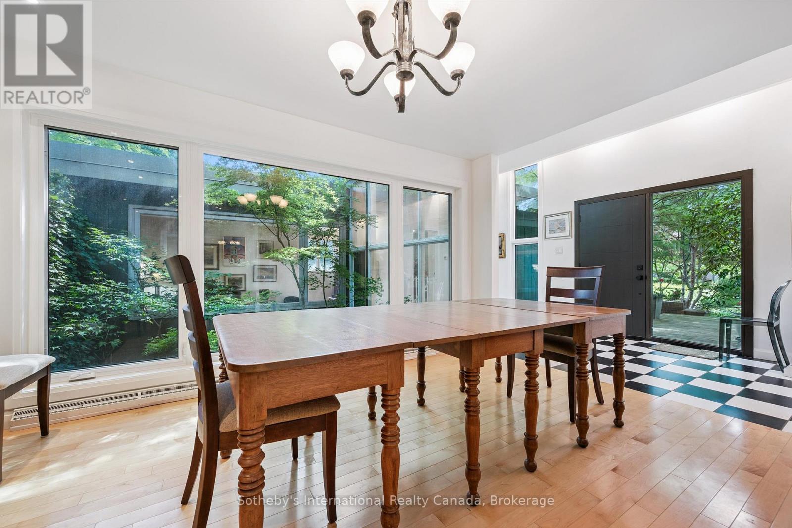 348 Browning Place, Waterloo, Ontario  N2L 2W3 - Photo 15 - X12399870