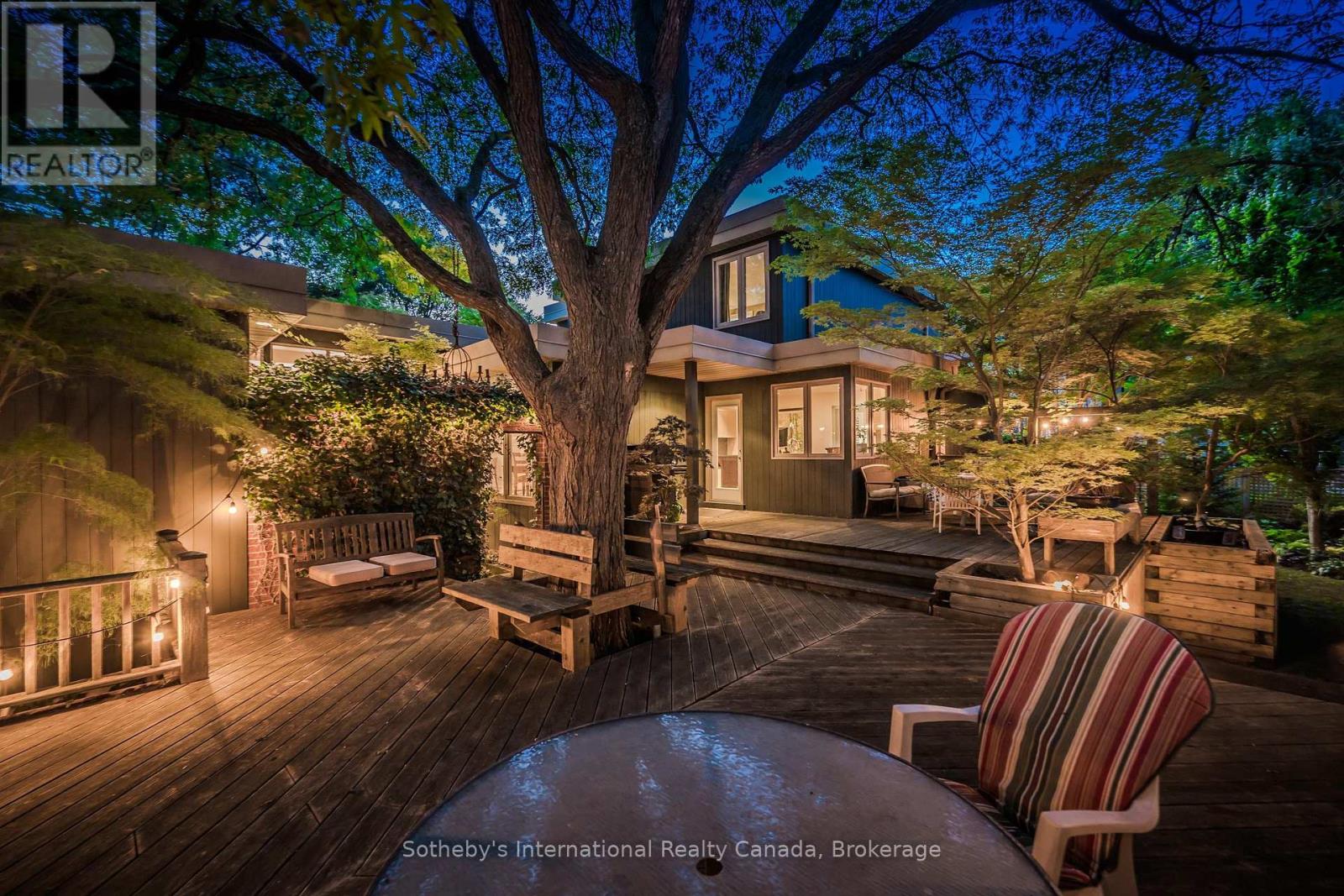 348 Browning Place, Waterloo, Ontario  N2L 2W3 - Photo 10 - X12399870