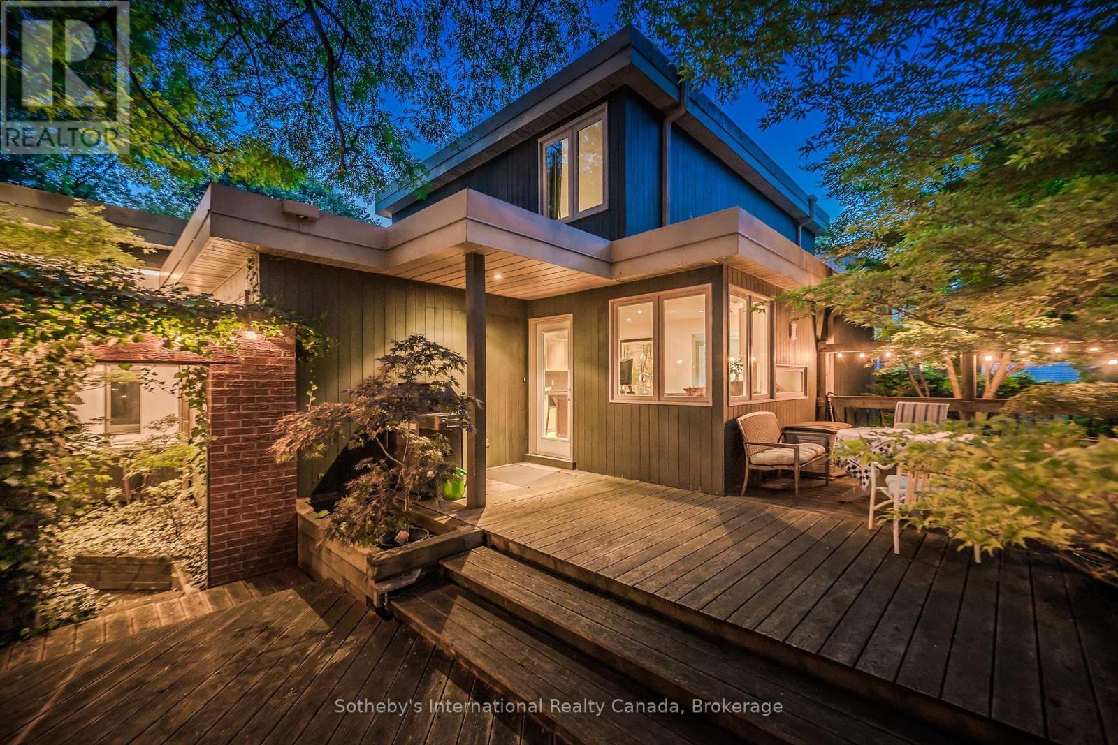 348 Browning Place, Waterloo, Ontario  N2L 2W3 - Photo 12 - X12399870