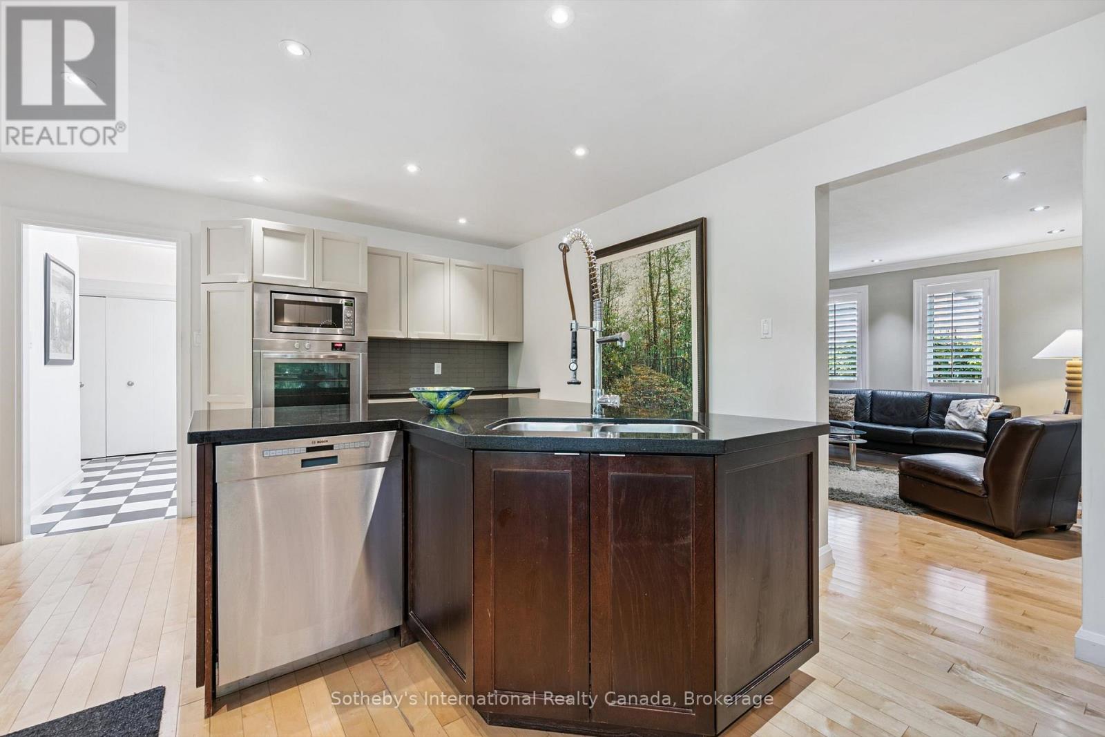 348 Browning Place, Waterloo, Ontario  N2L 2W3 - Photo 22 - X12399870