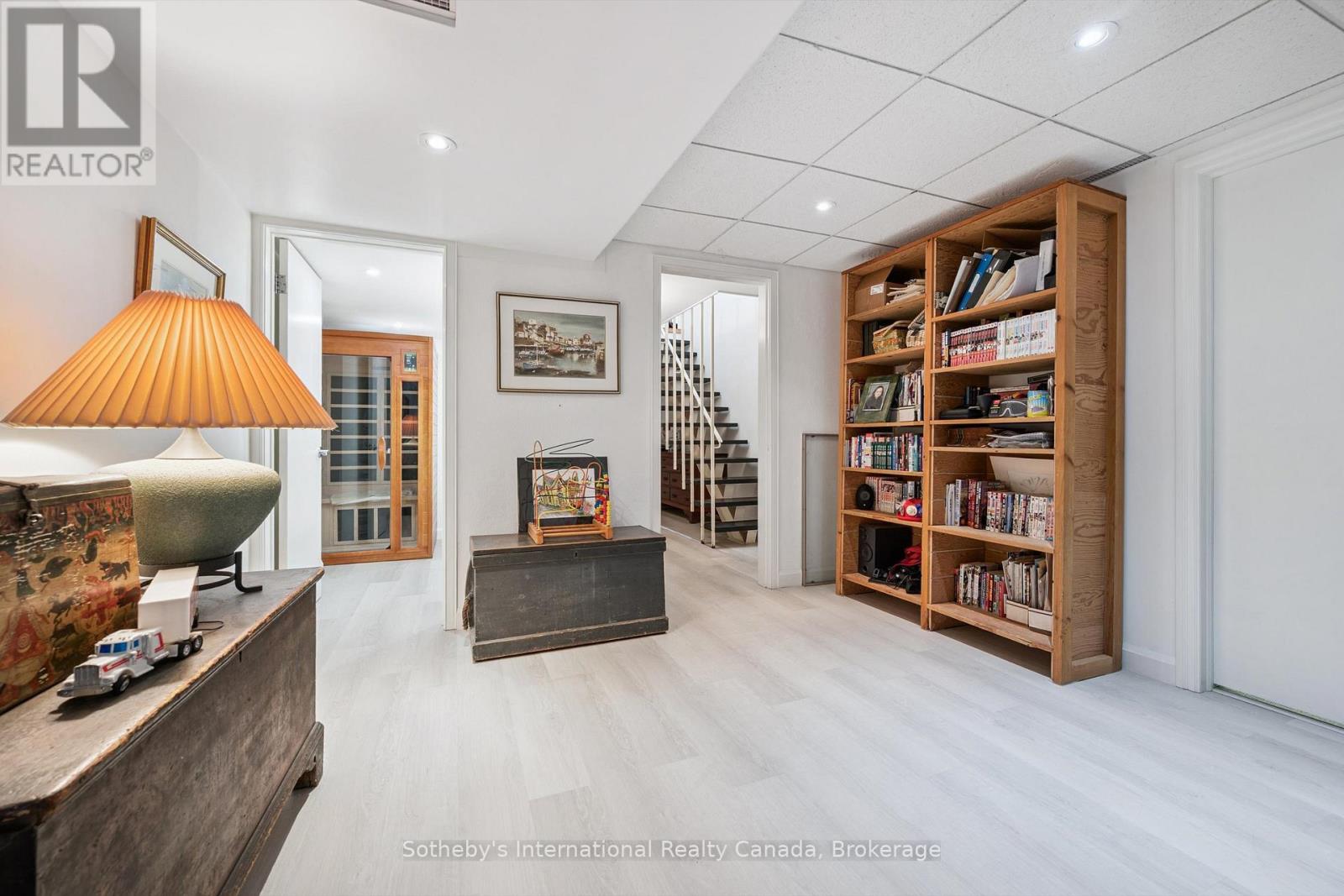 348 Browning Place, Waterloo, Ontario  N2L 2W3 - Photo 36 - X12399870