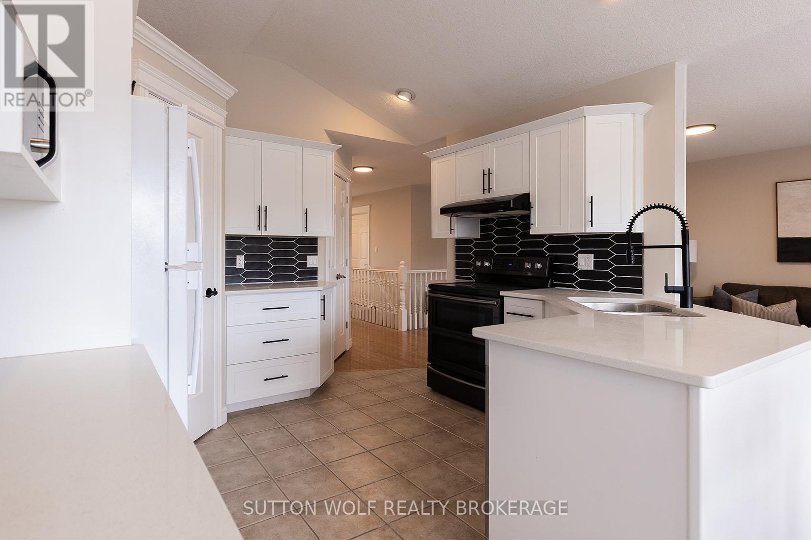 501 Darcy Drive, Strathroy-Caradoc, Ontario  N7G 4K9 - Photo 10 - X13030608