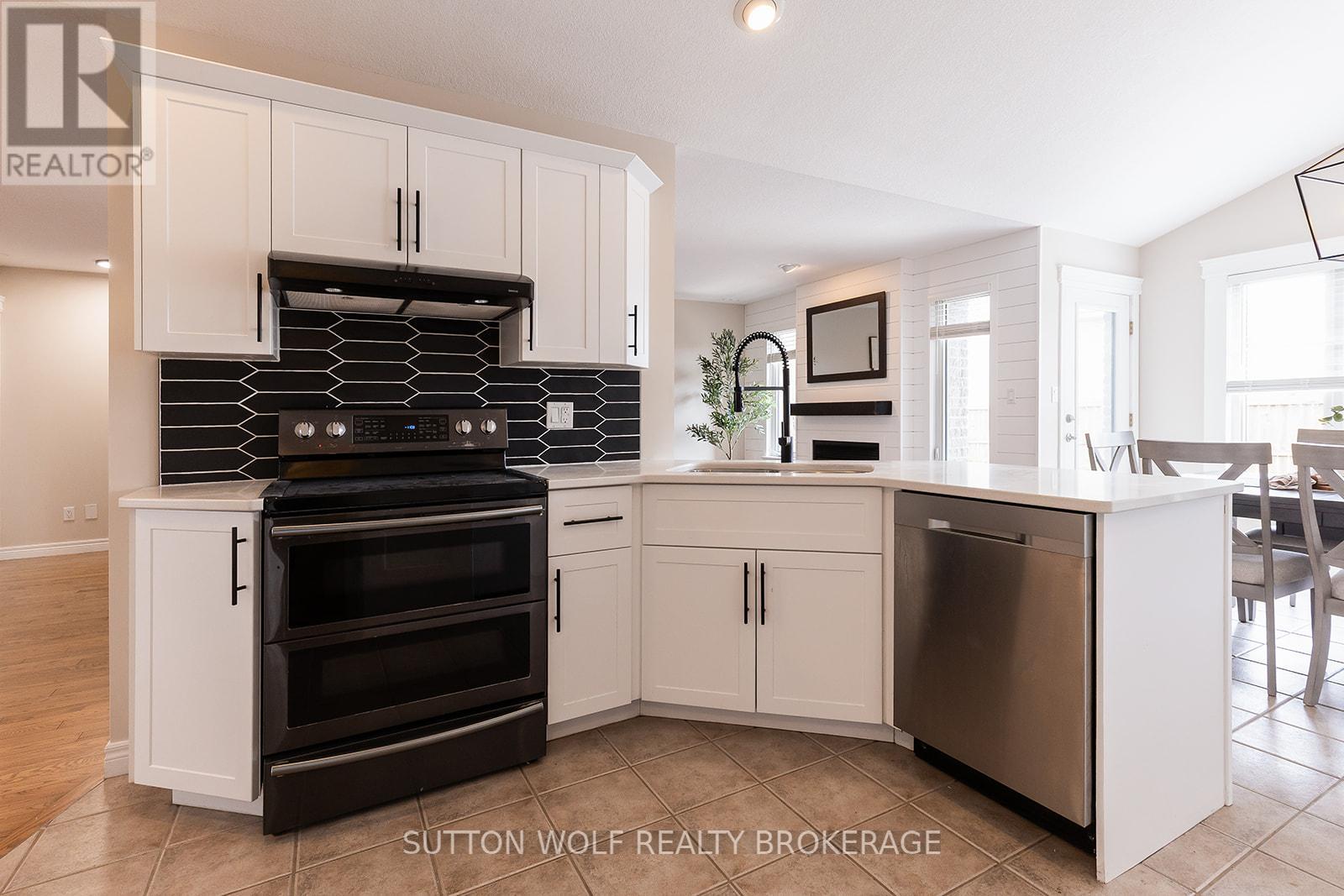 501 Darcy Drive, Strathroy-Caradoc, Ontario  N7G 4K9 - Photo 12 - X13030608